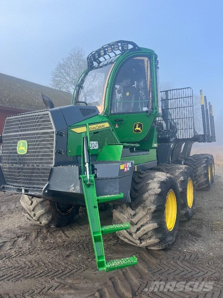 John Deere 910G Forwarder