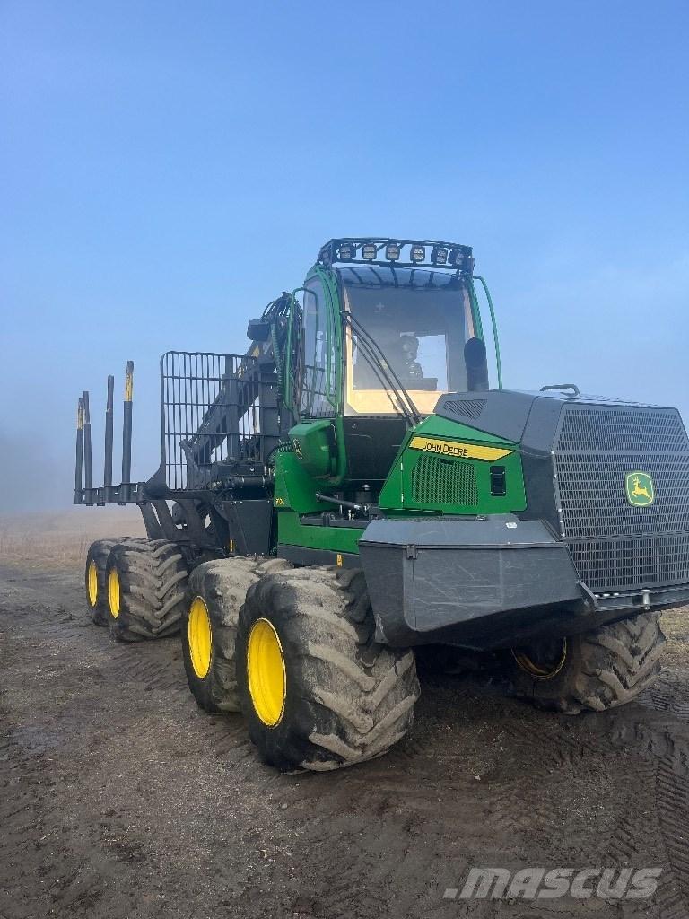 John Deere 910G Forwarder
