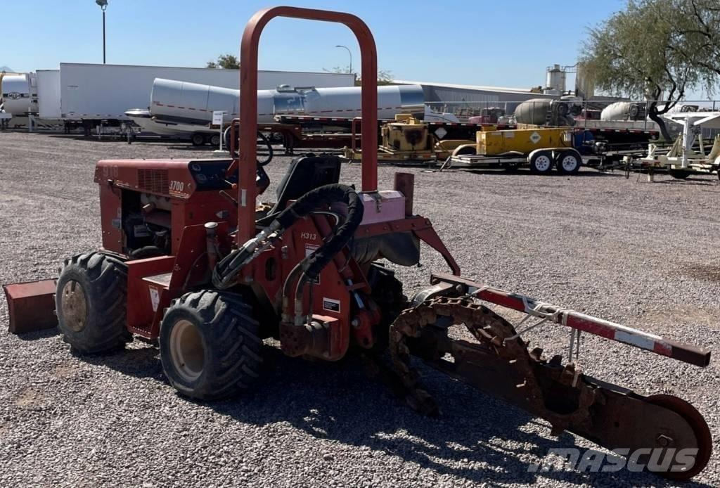Ditch Witch 3700 DD Grabenfräse