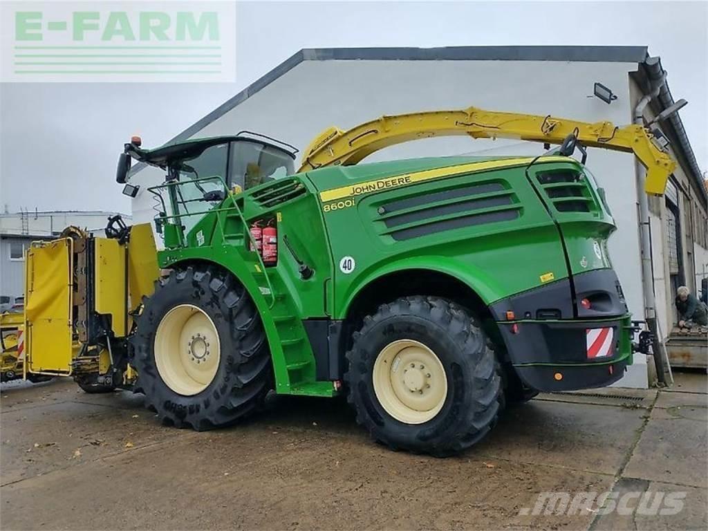 John Deere 8600 Selbstfahrende Häcksler