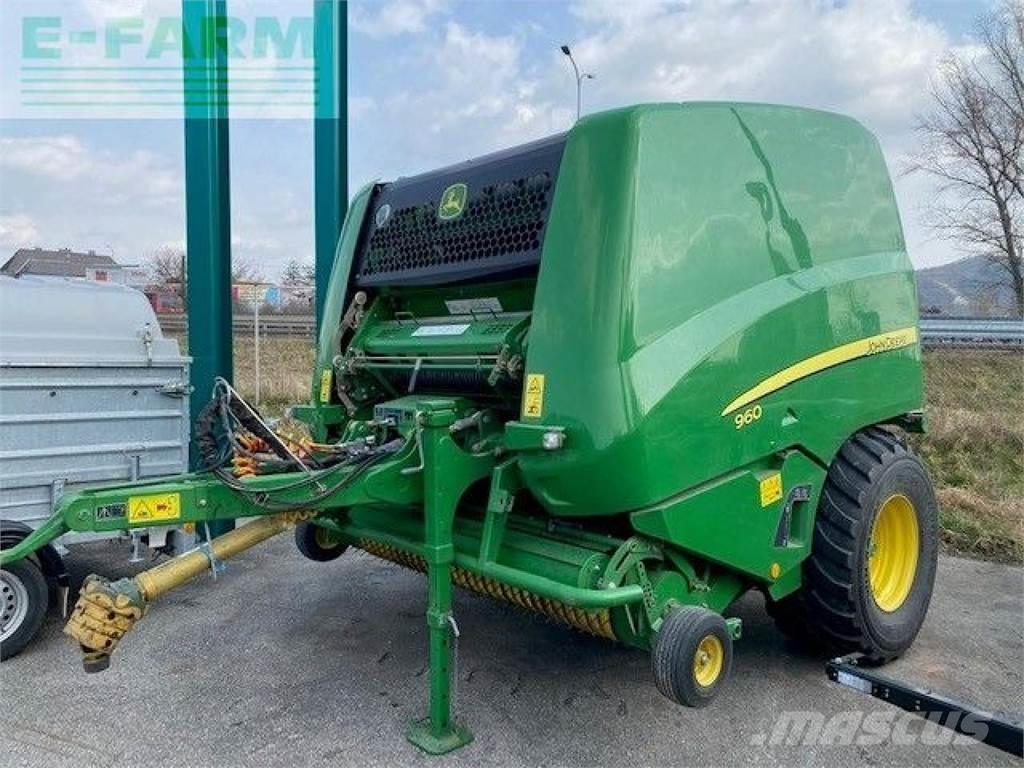 John Deere 960 Quaderpressen