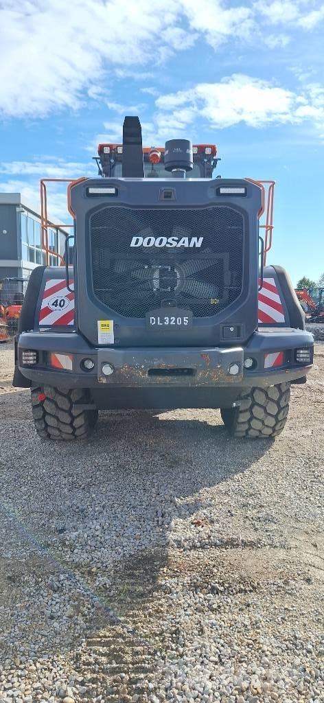 Doosan DL 320-7 Radlader