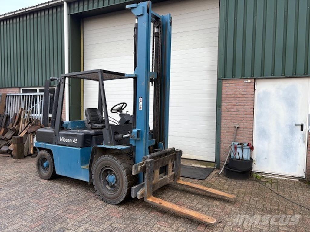 Nissan fd50 Diesel Stapler