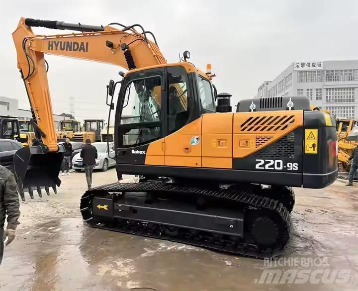 Hyundai R220-9S Raupenbagger