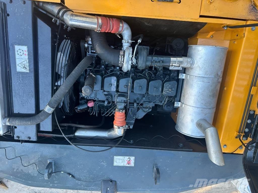 Hyundai HX 220 Raupenbagger