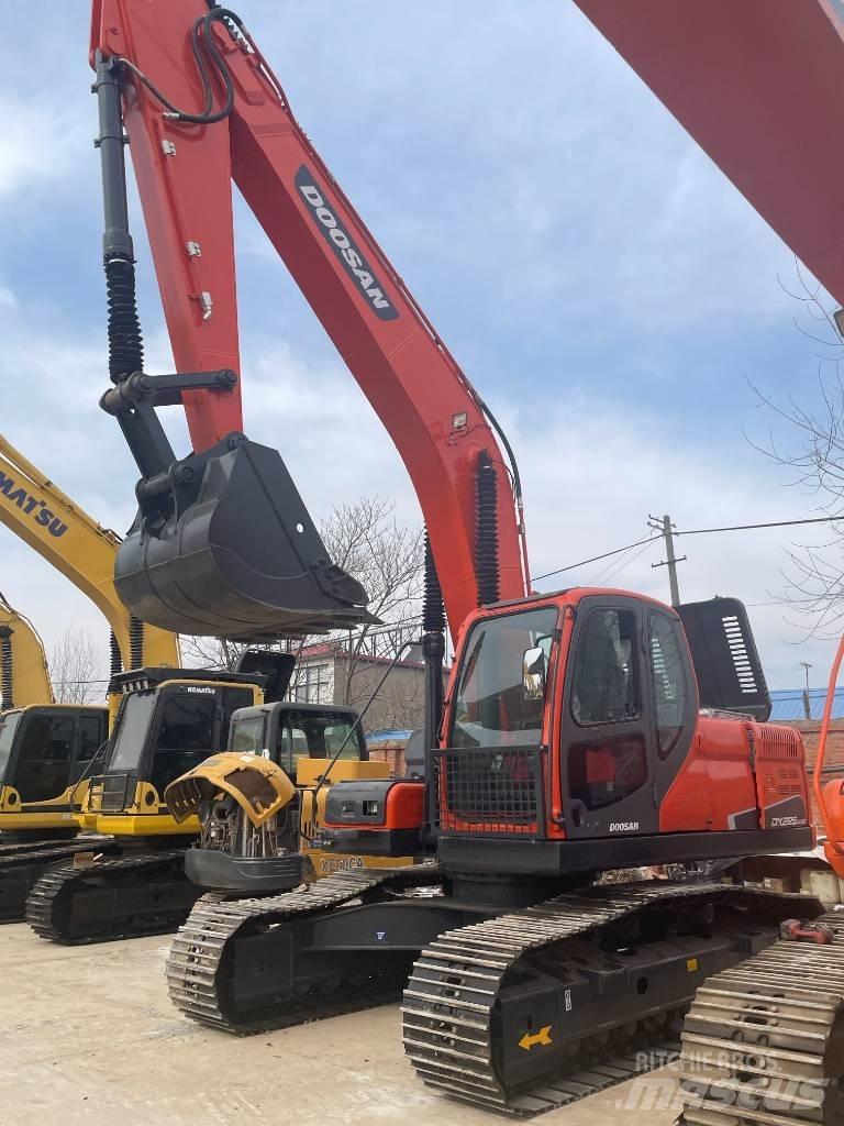 Doosan DX 225LC-9C Raupenbagger