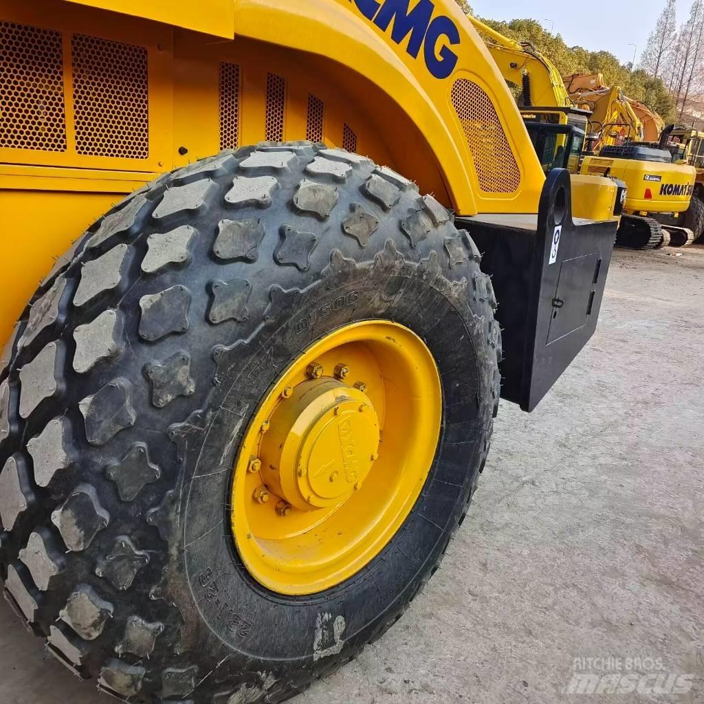 XCMG XS 142 J Walzenzüge