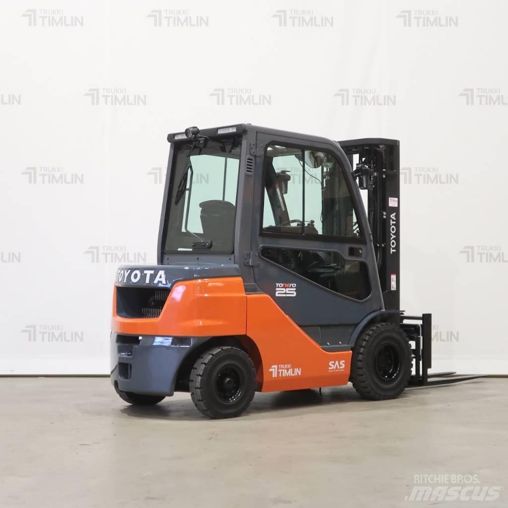 Toyota 52-8FDF25 Diesel Stapler