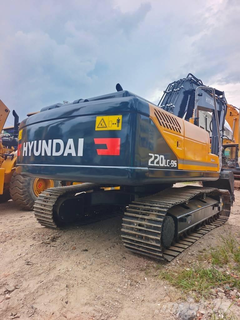 Hyundai 220LC-9S Raupenbagger