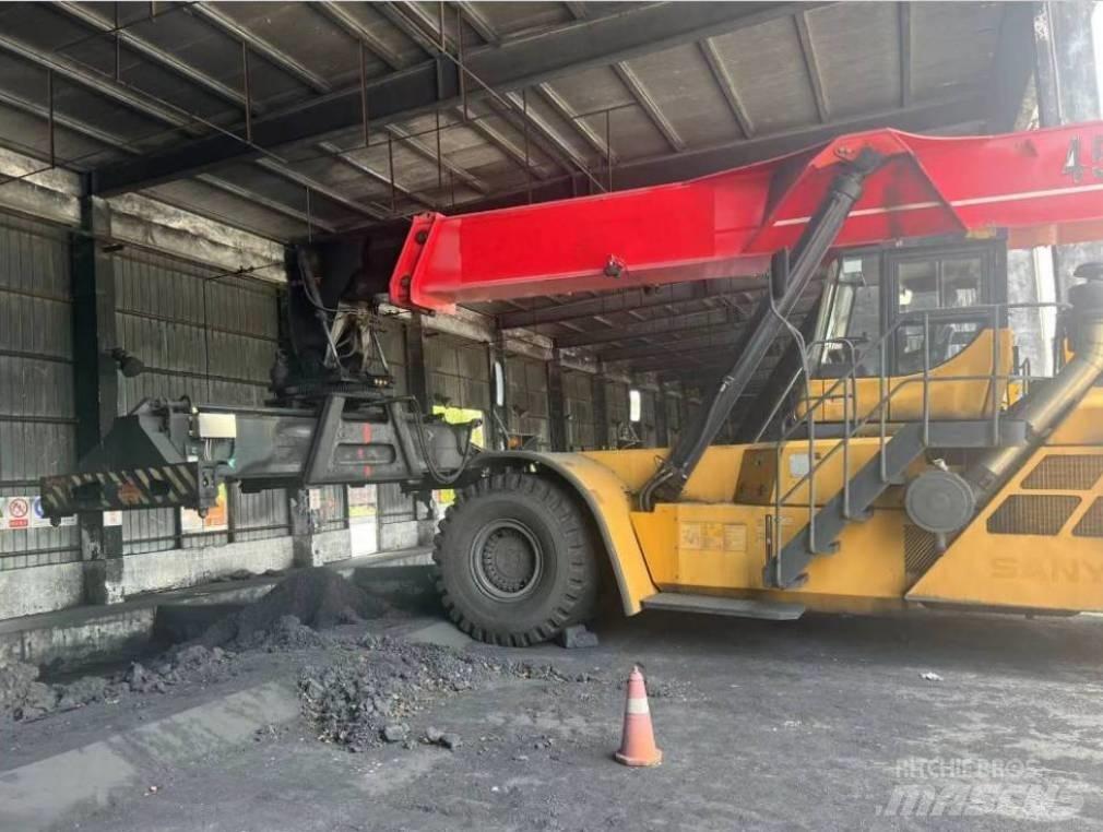 Sany SRSC 45 V Reach-Stacker