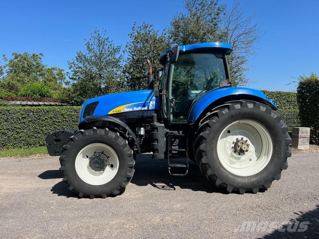 New Holland T 7040 Traktoren