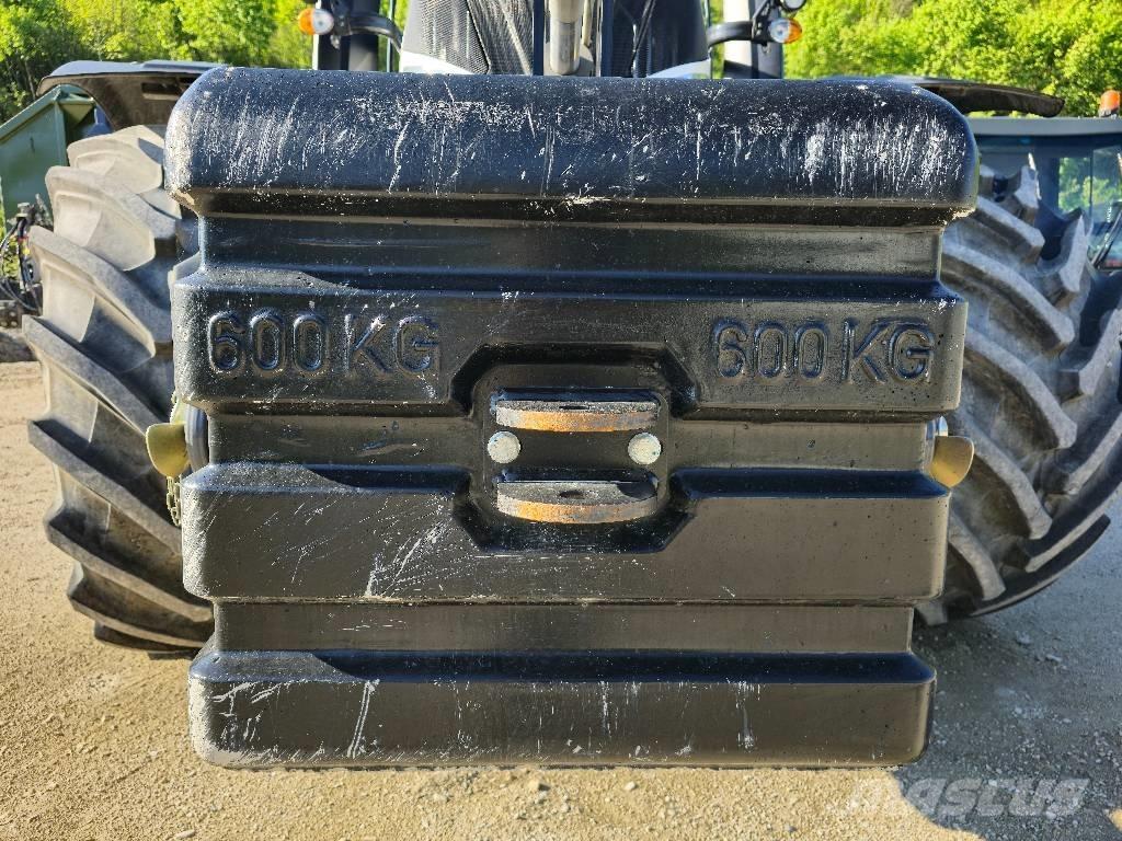 Valtra T 235 Traktoren