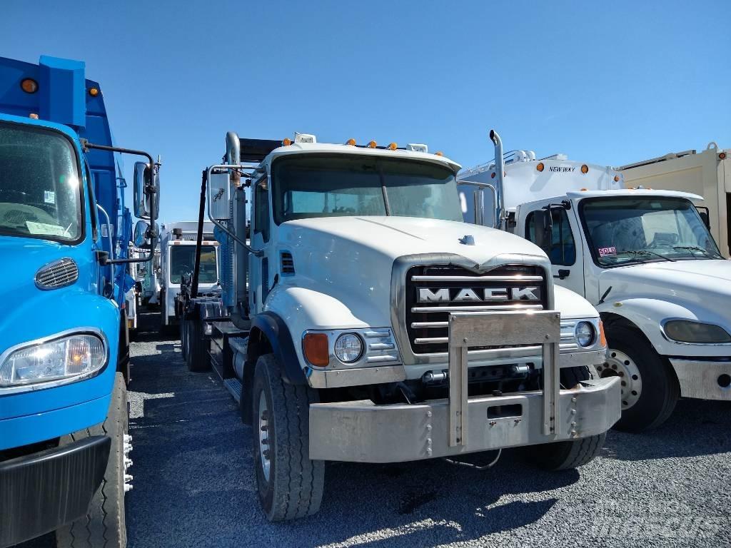 Mack GRANITE CV713 Müllwagen