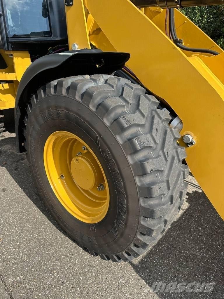 CAT 908 Radlader