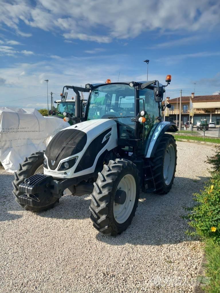 Valtra A 104 Traktoren