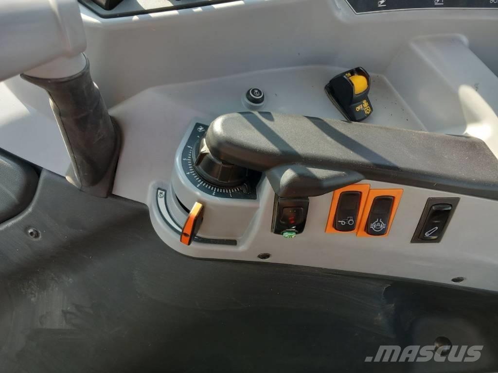 Valtra A 104 Traktoren