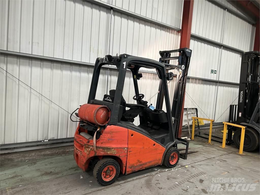 Linde H14T-01 Gas Stapler