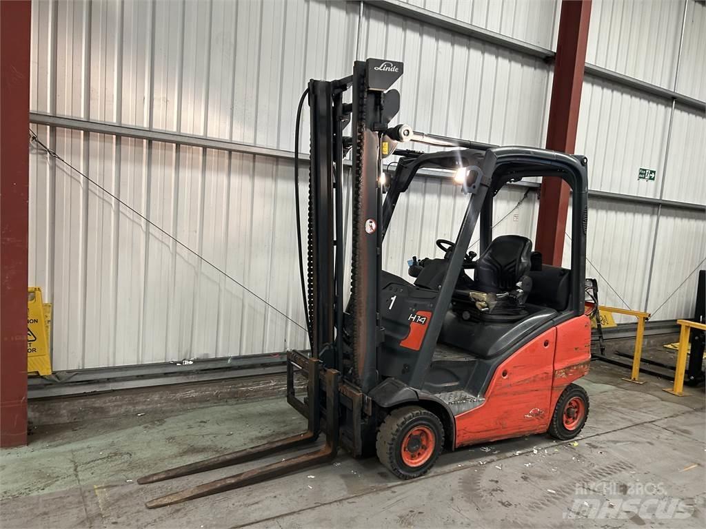 Linde H14T-01 Gas Stapler