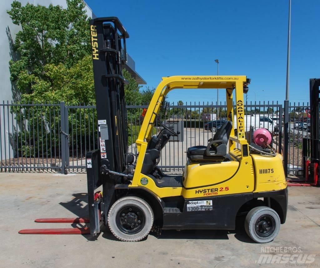 Hyster H2.5TX Gas Stapler