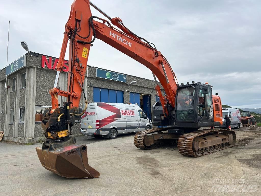 Hitachi ZX225USLC-5 Raupenbagger