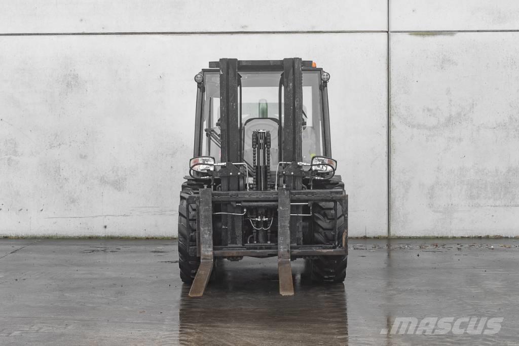 Manitou MC 30-4 D Diesel Stapler