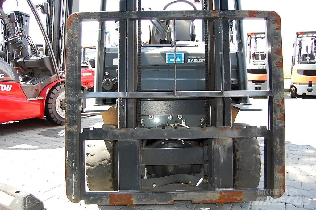 Toyota 8FG10 Gas Stapler