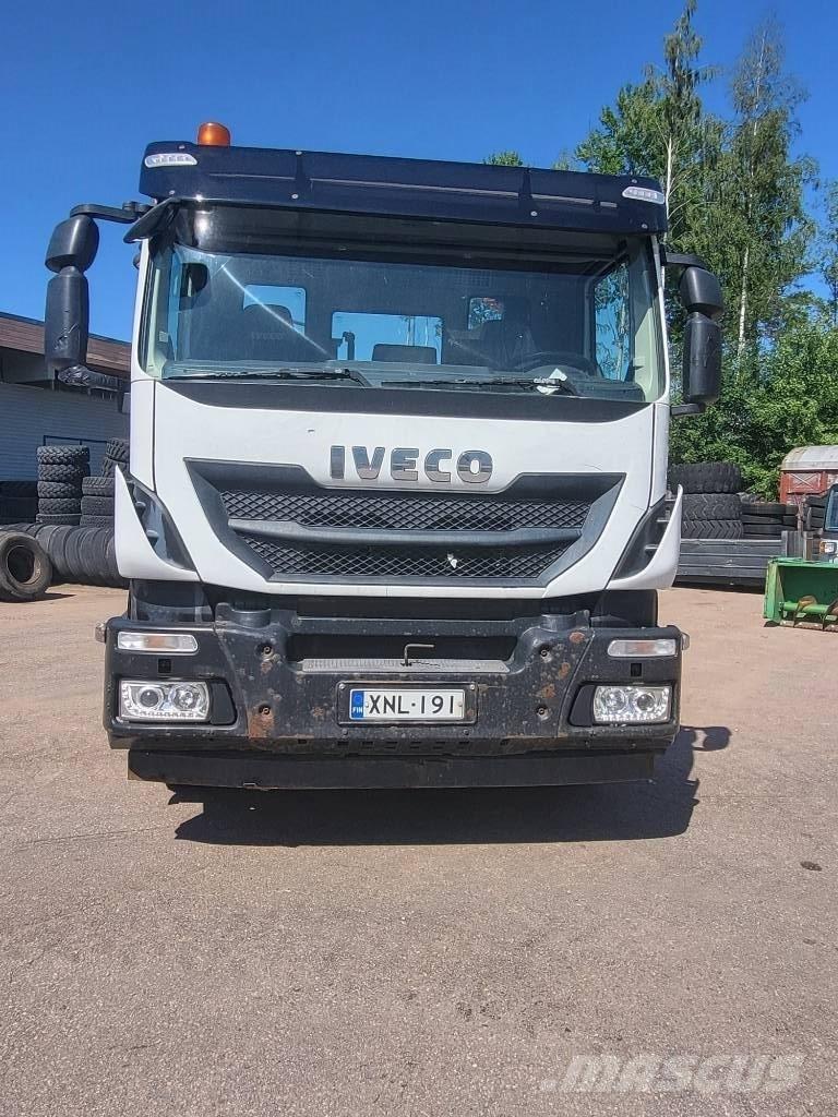 Iveco Stralis-360 Pritschenwagen mit Seilwinde