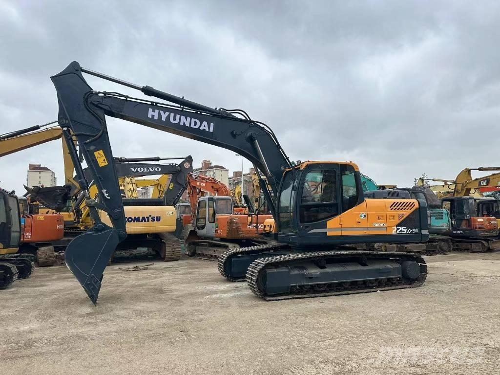 Hyundai 225  LC-9T Raupenbagger