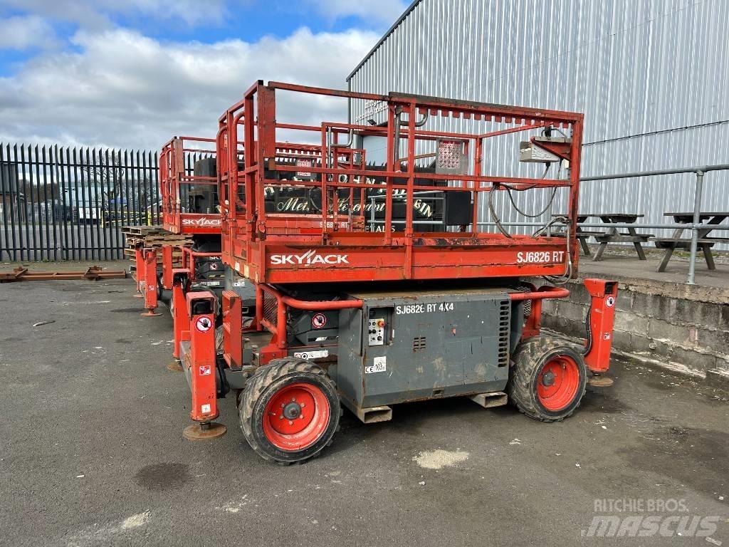 SkyJack SJ 6826 RT Scheren-Arbeitsbühnen