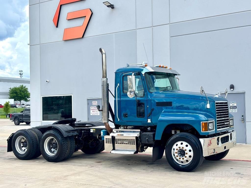 Mack Pinnacle Sattelzugmaschinen