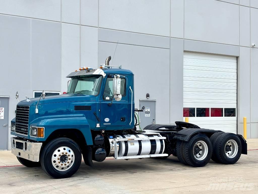 Mack Pinnacle Sattelzugmaschinen