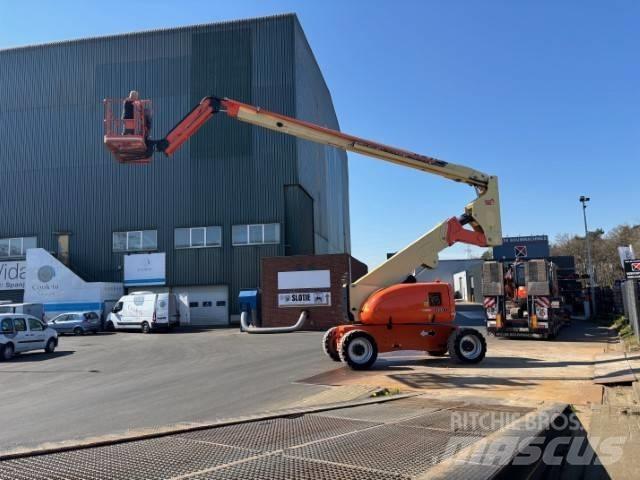 JLG 800 AJ Gelenkteleskoparbeitsbühnen