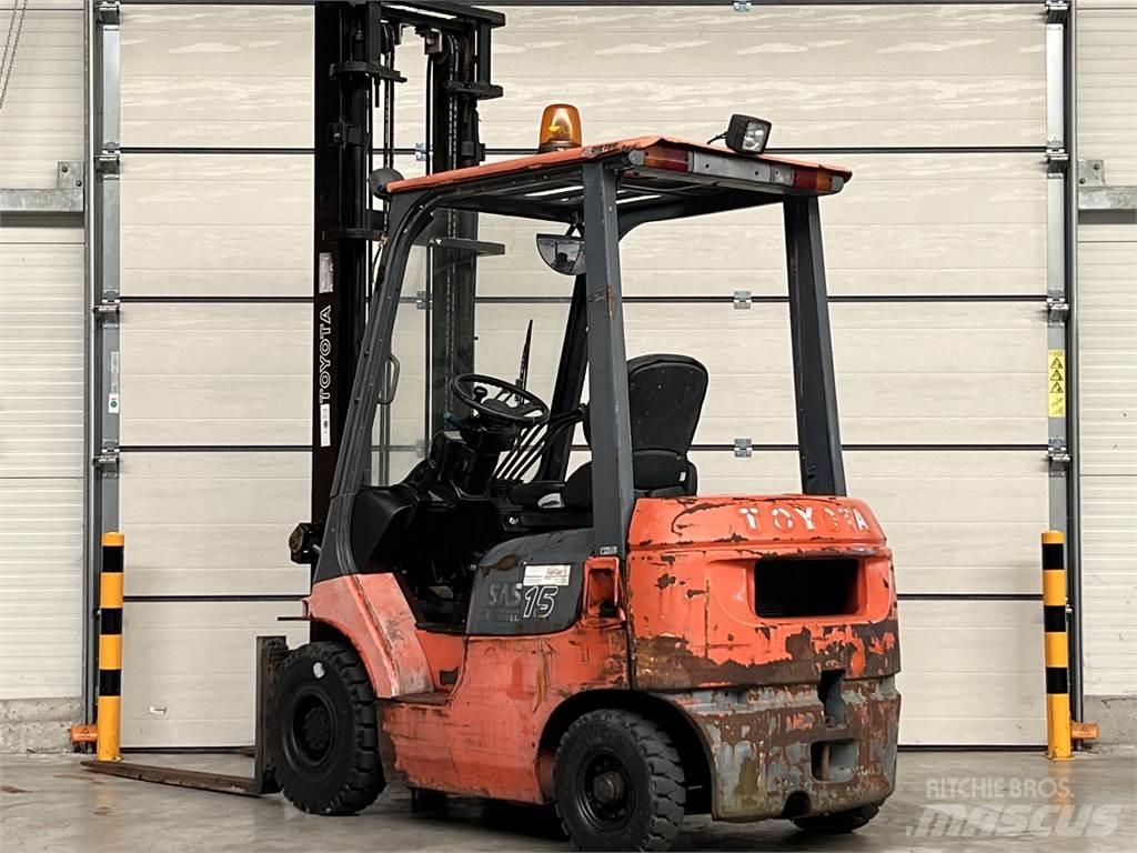 Toyota 02-7FDF15 Diesel Stapler