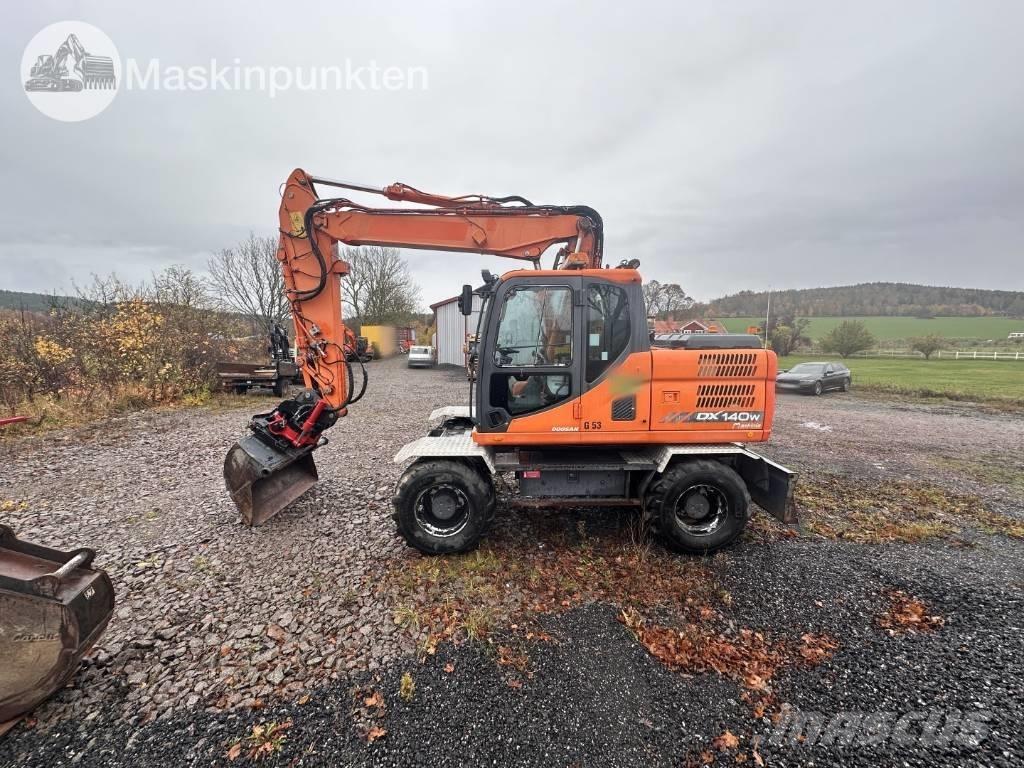 Doosan DX 140 W Mobilbagger