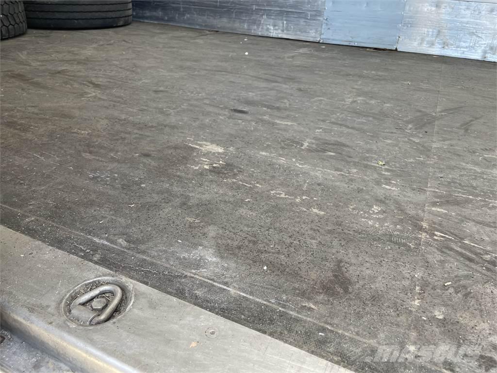 Volvo FL240 4x2 Kastenaufbau