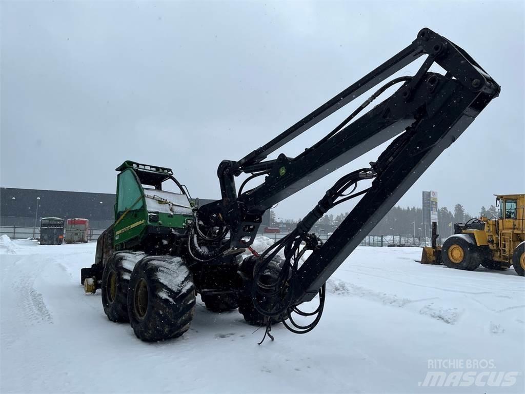 John Deere 1470D Harvester