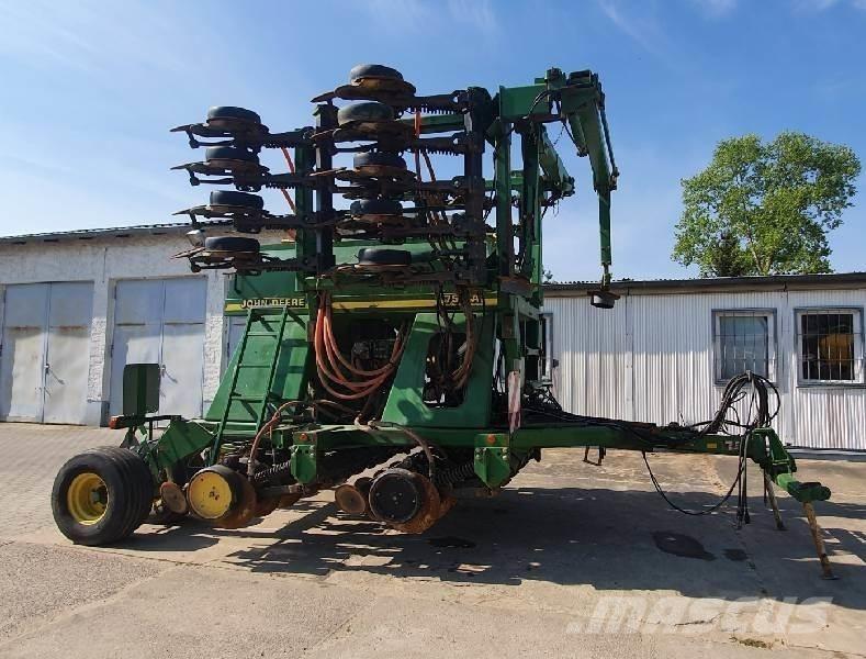 John Deere 750 A Sonstige Landmaschinen