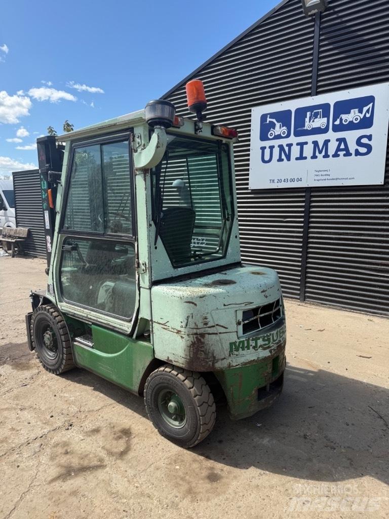 Mitsubishi FD 25 Diesel Stapler