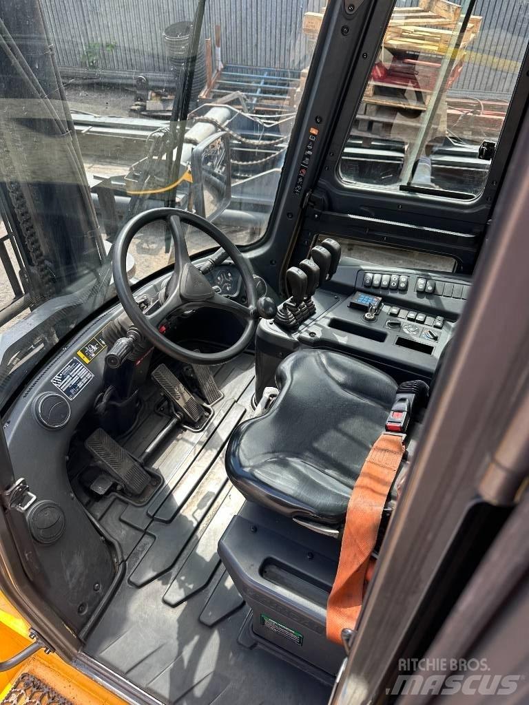 Hyundai 70 D-9 Diesel Stapler