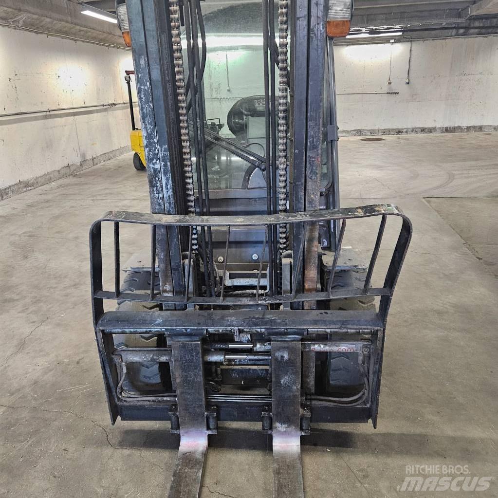 Toyota 52-8FDJF35 Diesel Stapler