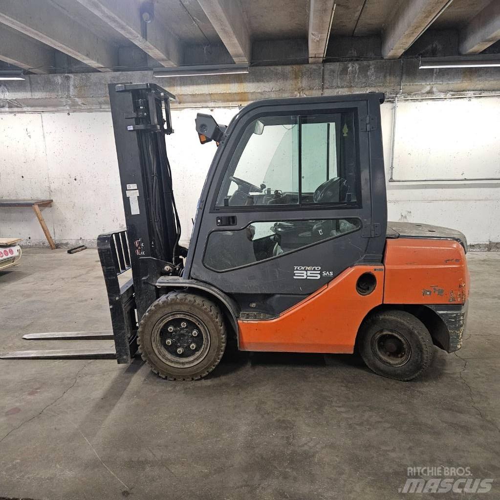 Toyota 52-8FDJF35 Diesel Stapler