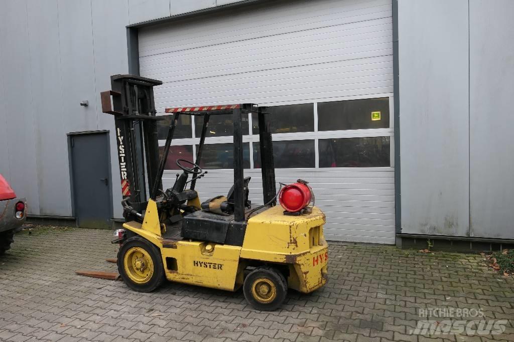 Hyster H 3.00 XM Gas Stapler