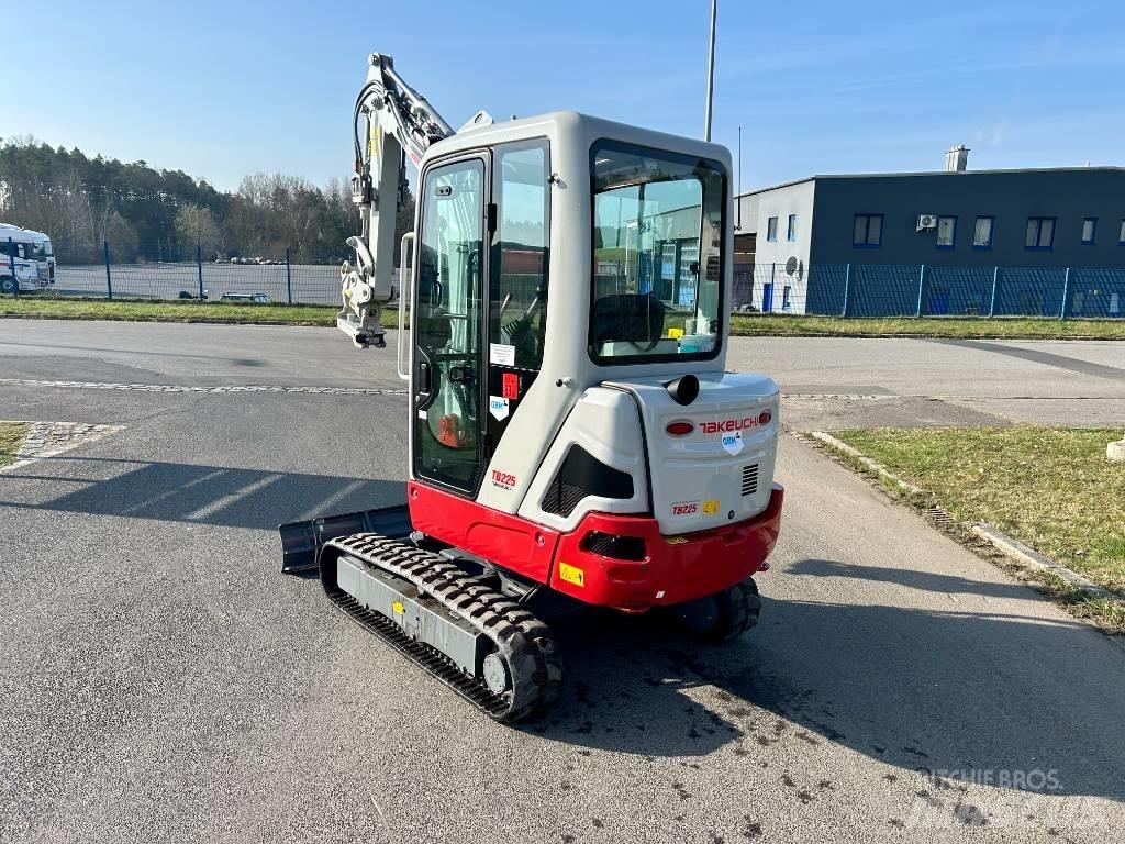 Takeuchi TB 225 Minibagger < 7t