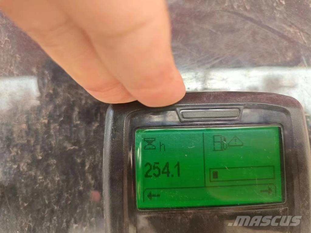 JLG 660 SJ Teleskopbühnen
