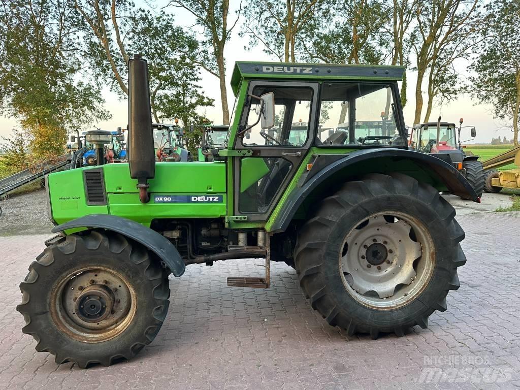 Deutz DX90 Traktoren