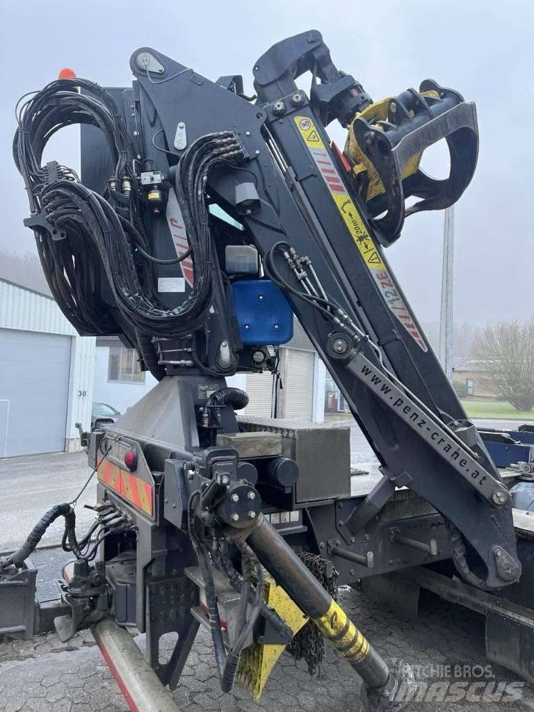 Penz 12ZE8.30 Krane und Lader