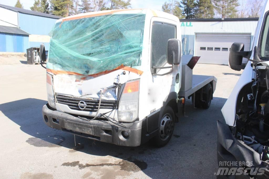 Nissan Cabstar Sattelzugmaschinen