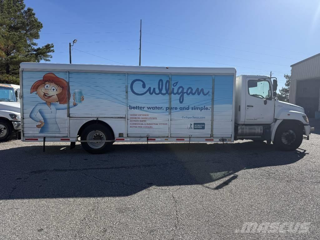 Hino 338 Getränkewagen