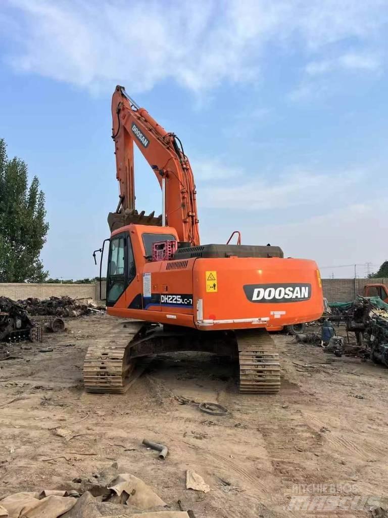 Doosan DH 225 LC-9 Raupenbagger