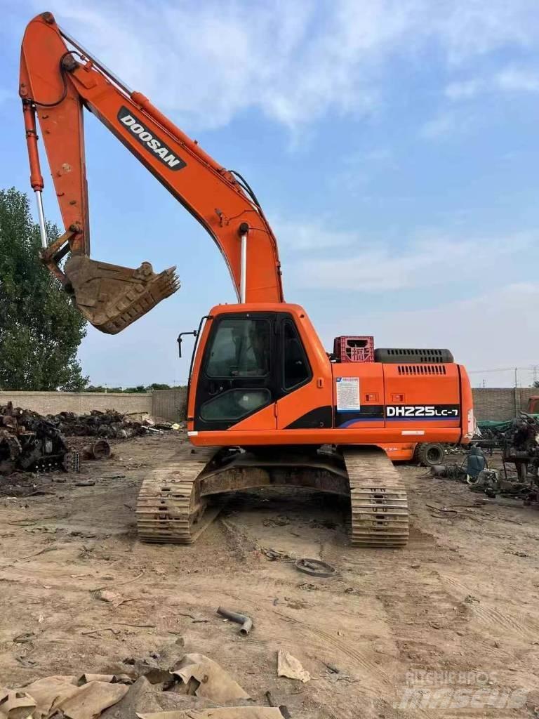 Doosan DH 225 LC-9 Raupenbagger